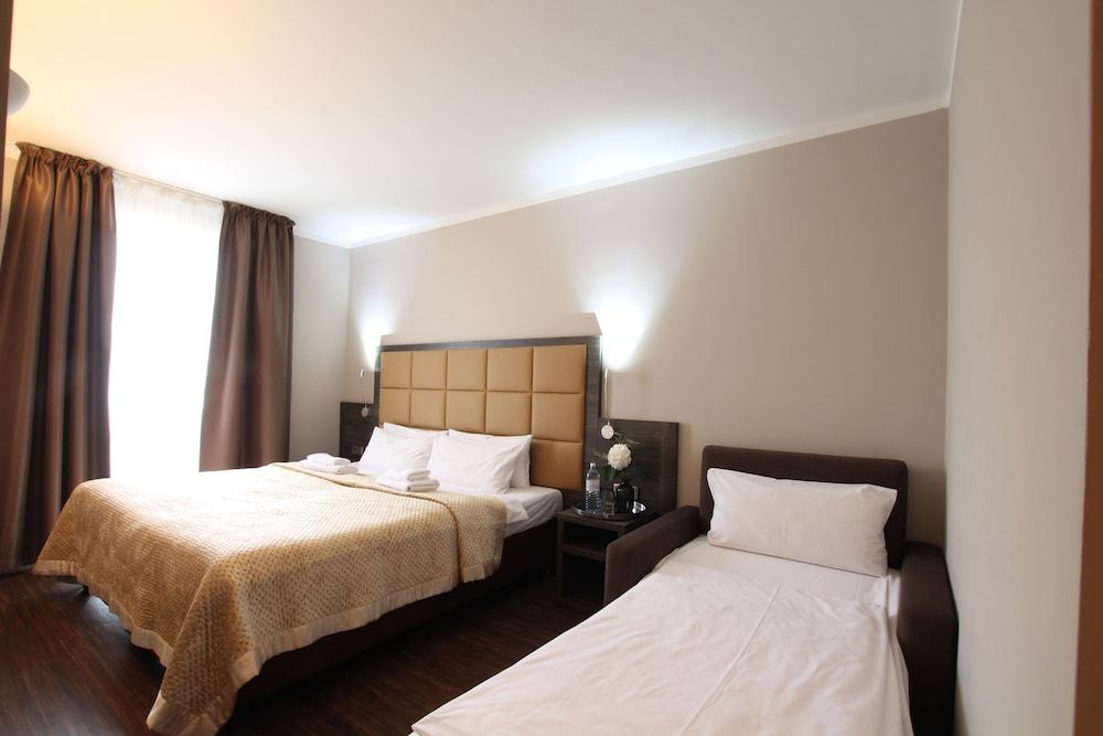 Hotel Delta am Potsdamer Platz Triple Room 6