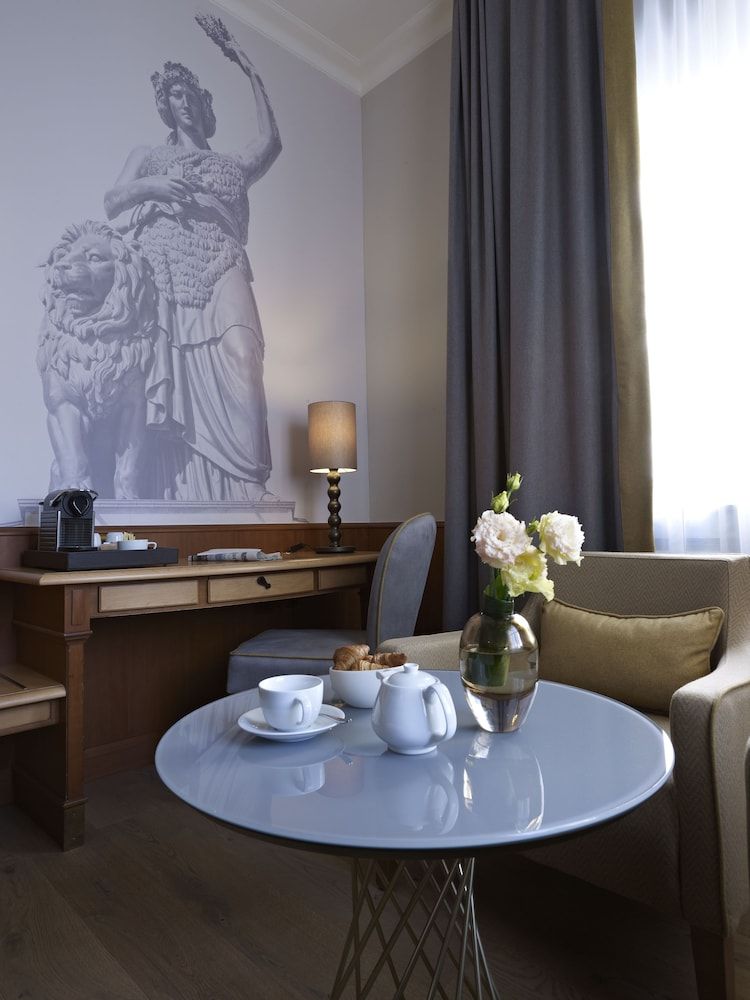 Platzl Hotel Classic Double Room 4