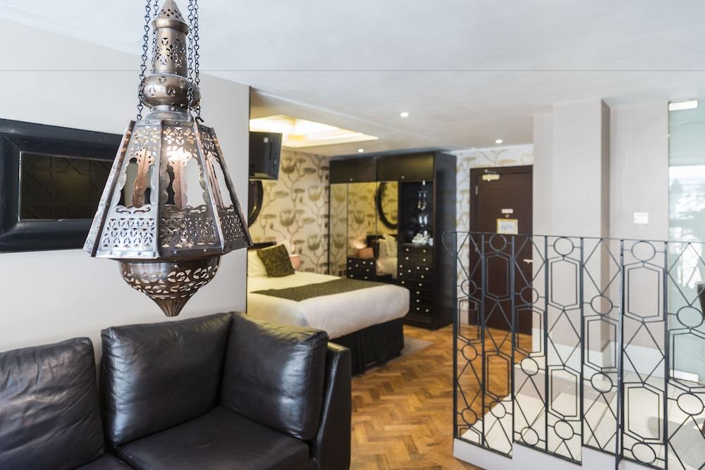 undefined Le Monde Hotel 10