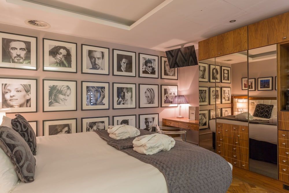 undefined Le Monde Hotel 8