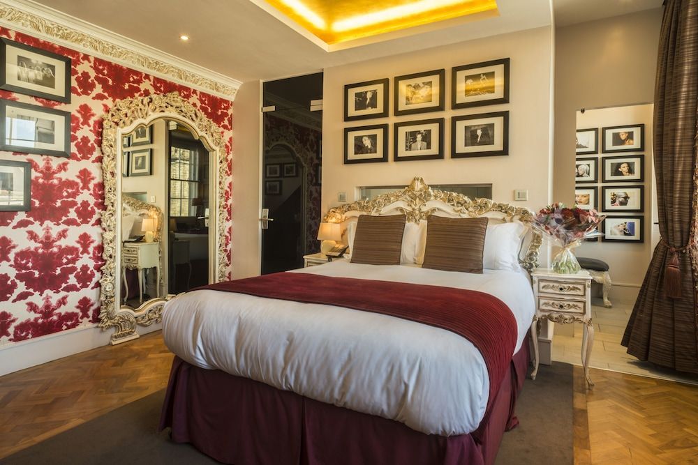 undefined Le Monde Hotel 3
