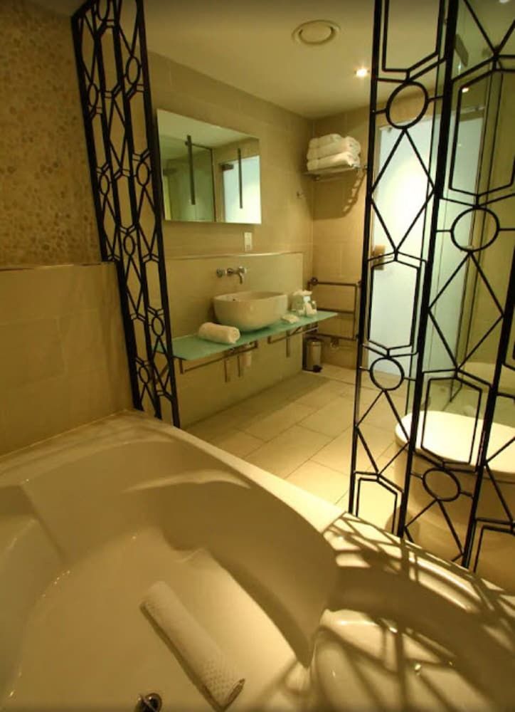 undefined Le Monde Hotel 7