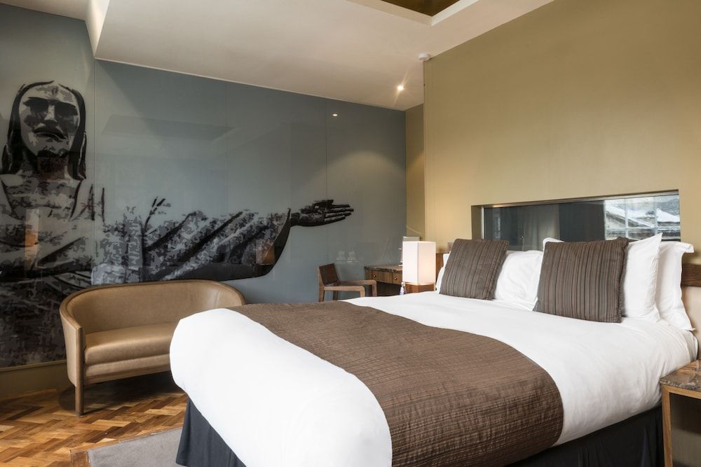 undefined Le Monde Hotel 5