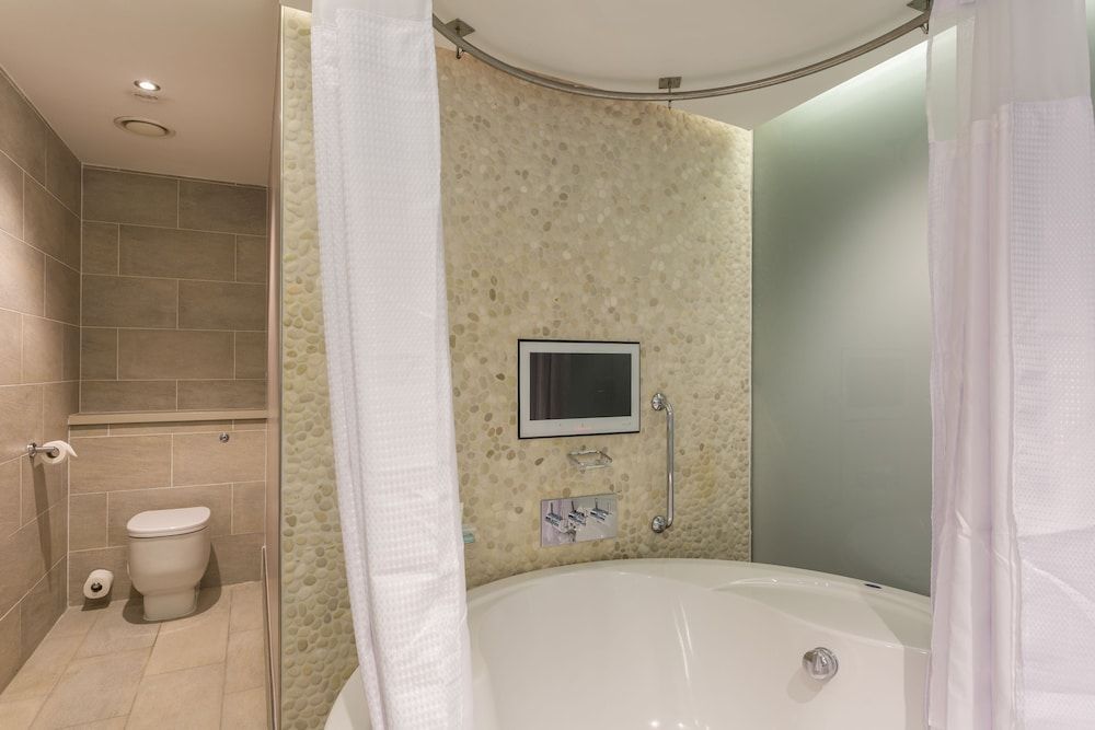 undefined Le Monde Hotel 8
