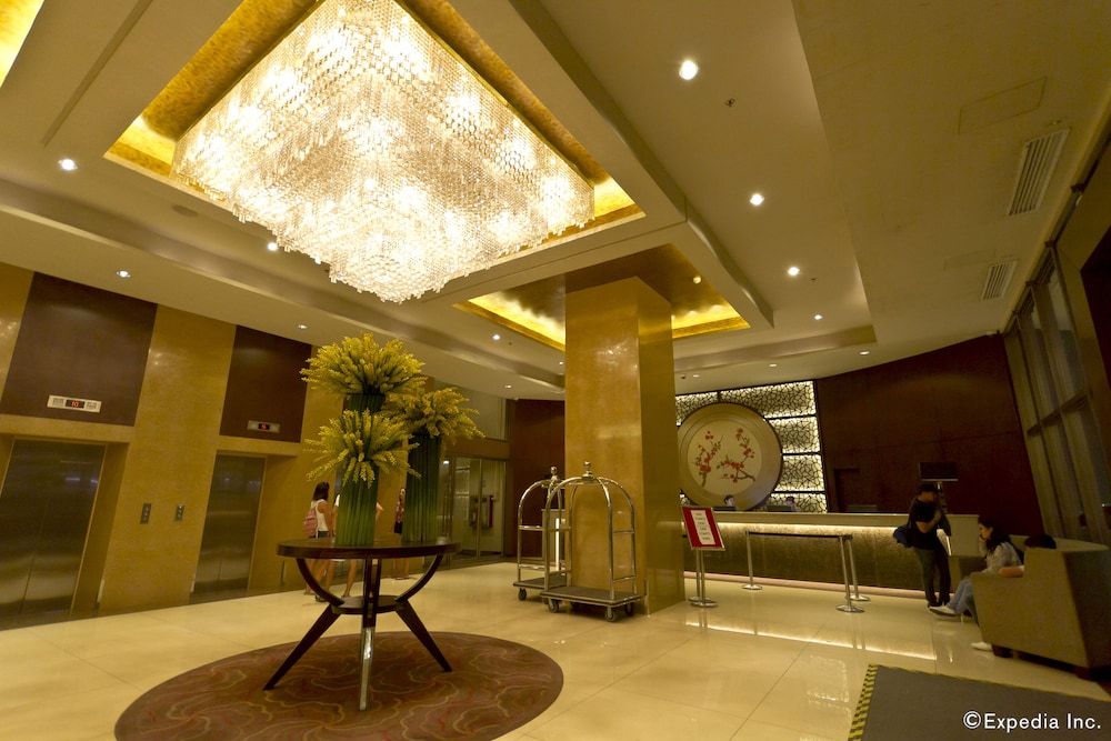 undefined Mandarin Plaza Hotel