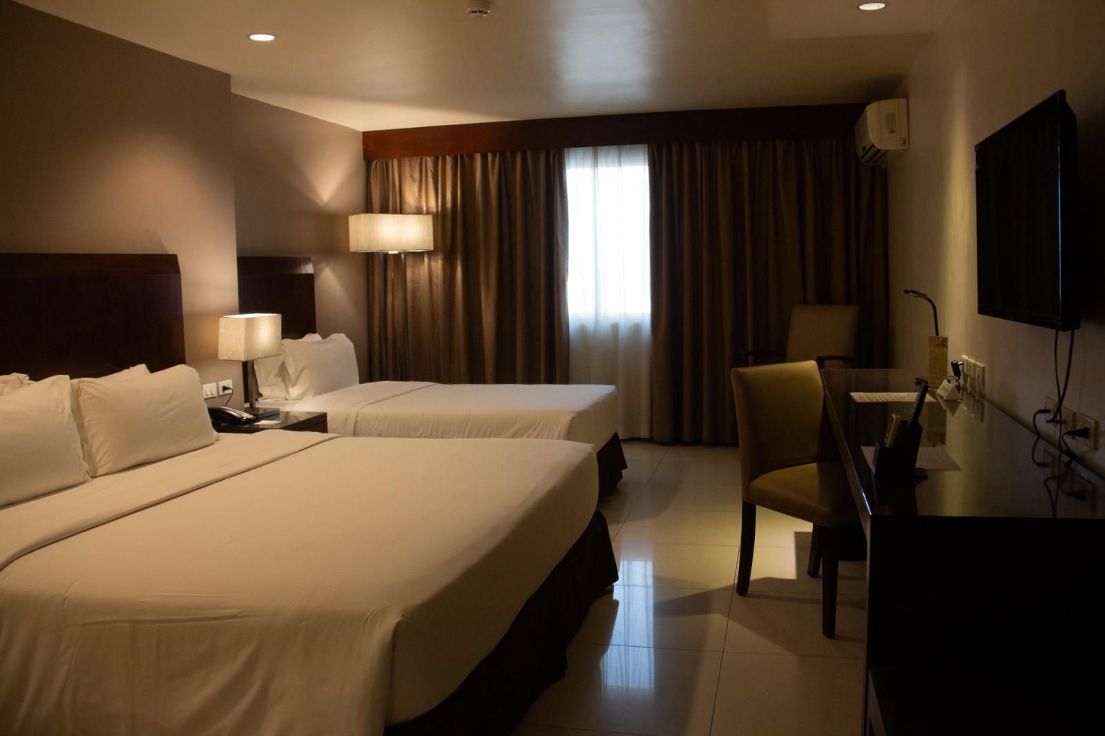 undefined Mandarin Plaza Hotel 2