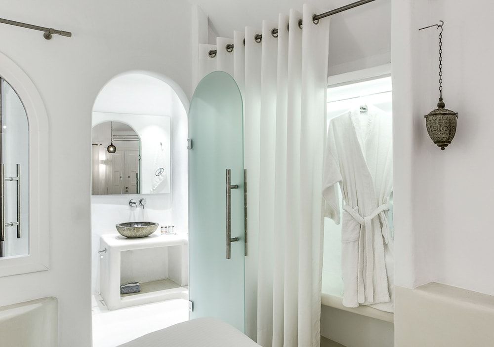 Dana Villas & Infinity Suites Deluxe Room 4