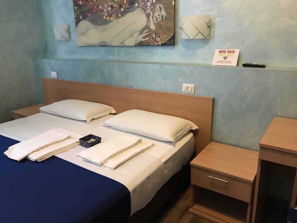 Hotel Tokyo Double or Twin Room 8