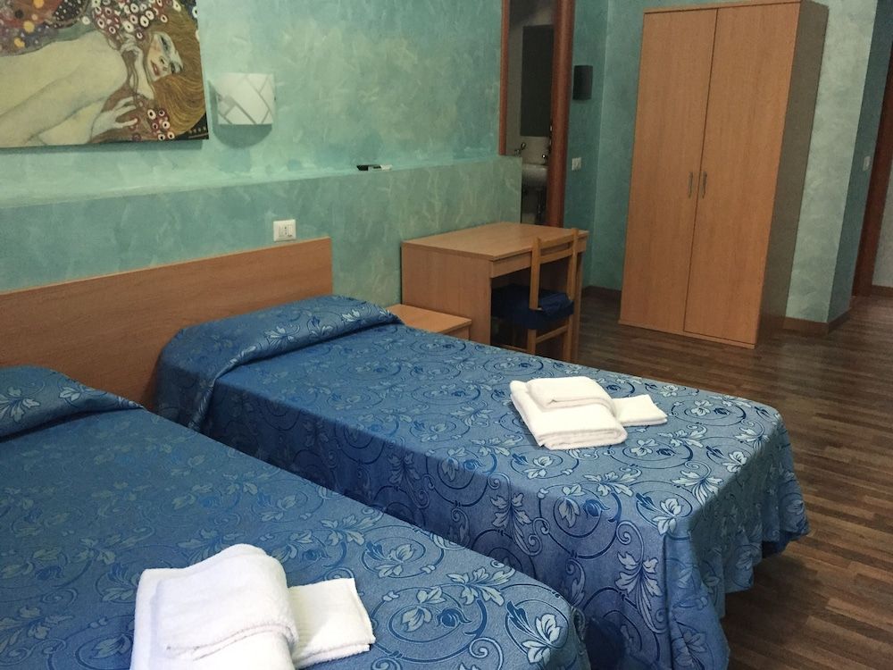 Hotel Tokyo Double or Twin Room 12