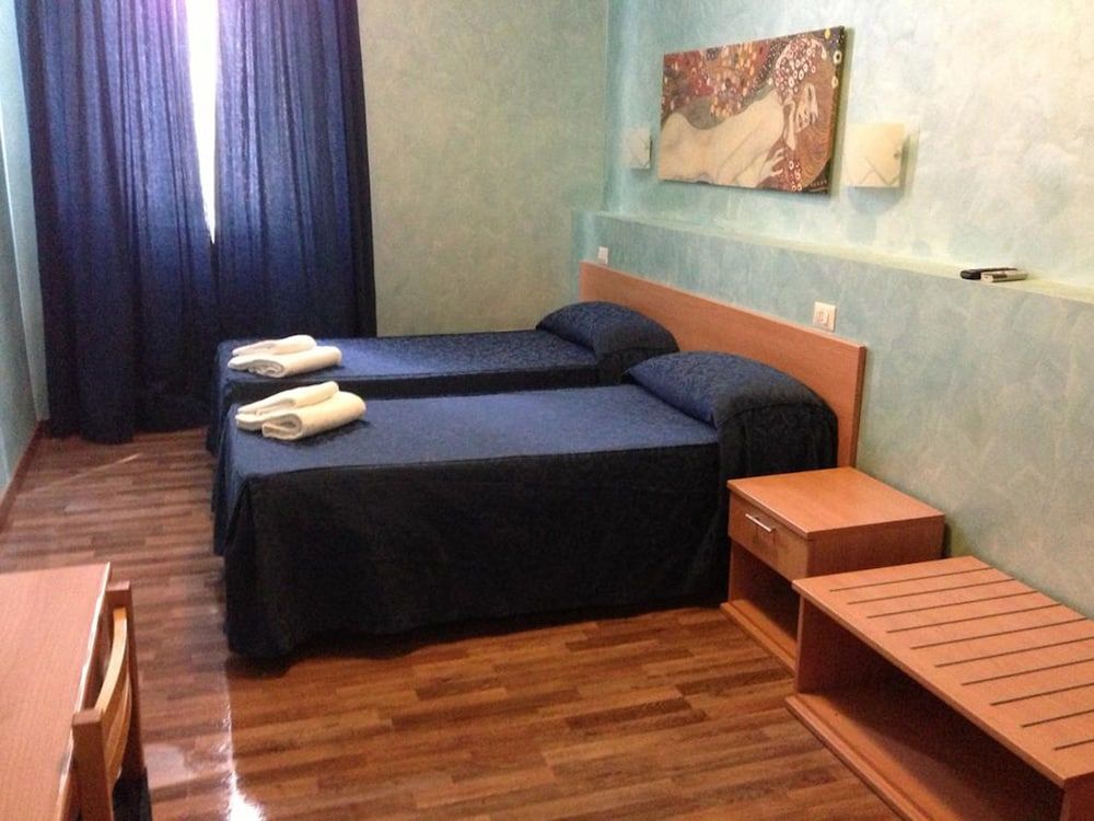 Hotel Tokyo Double or Twin Room 9