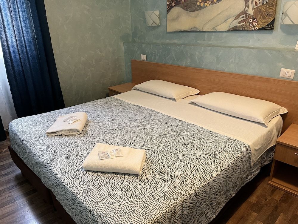 Hotel Tokyo Double or Twin Room 16