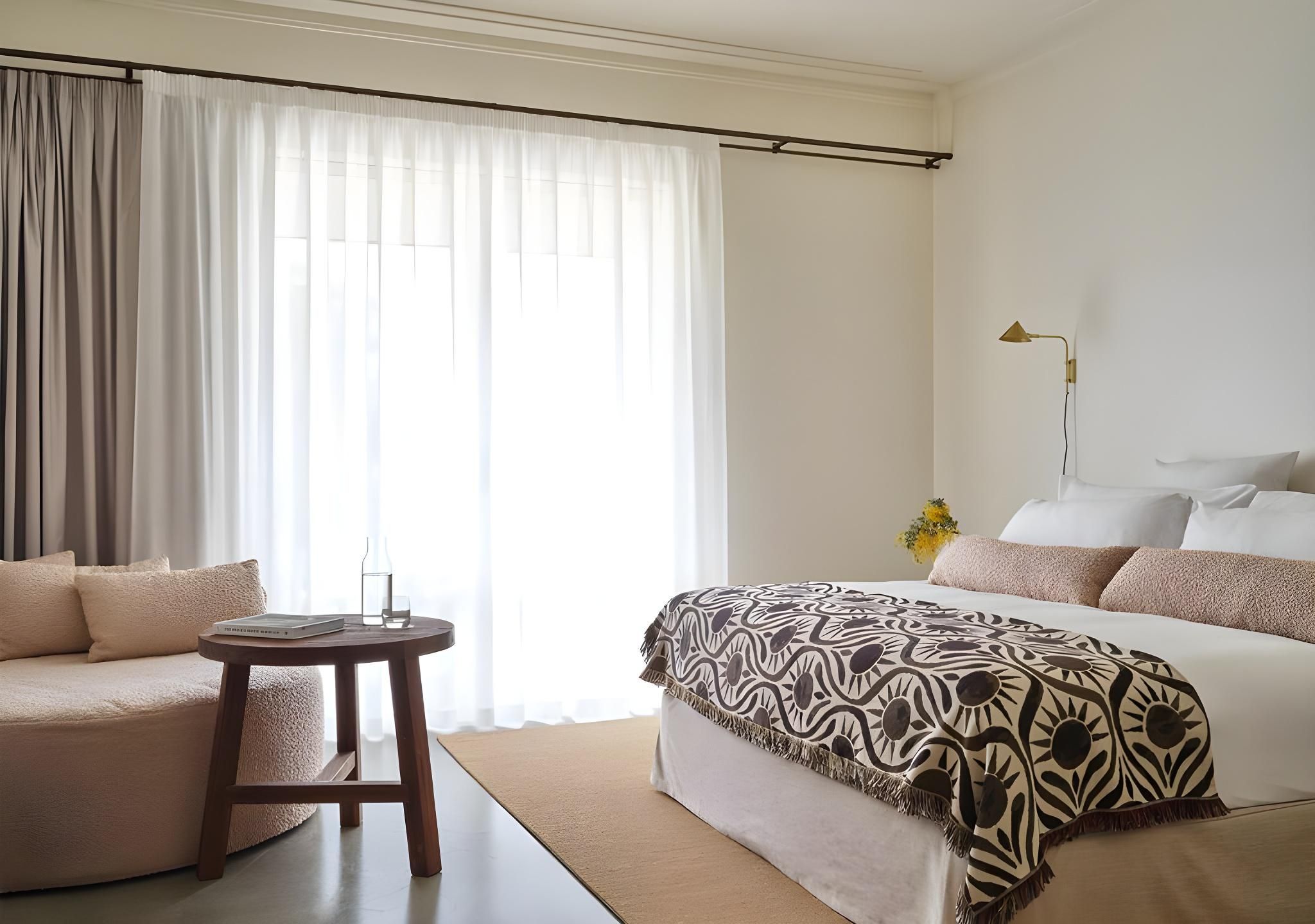 Garden Sunrise - Free Parking, WiFi and Breakfast Included