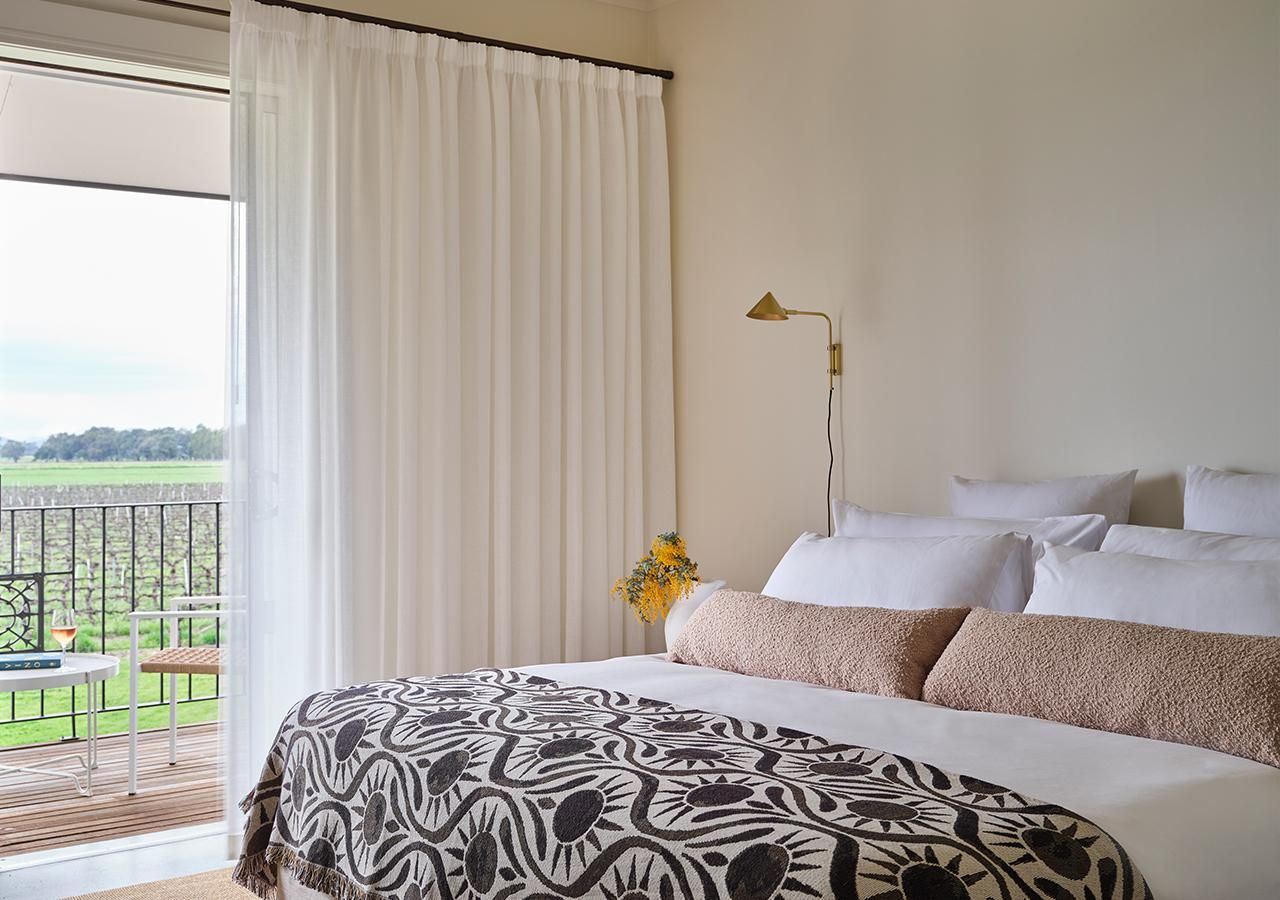 Superior Balcony Sunrise - Free Parking, WiFi and Breakfast Included