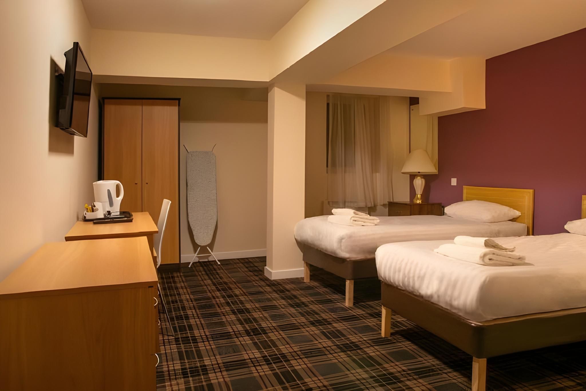Britannia Hotel Edinburgh Twin Room