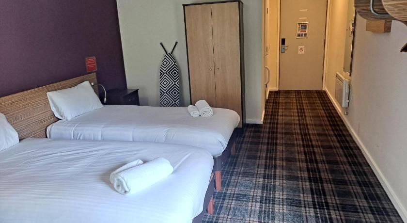 Britannia Hotel Edinburgh Twin Room 3