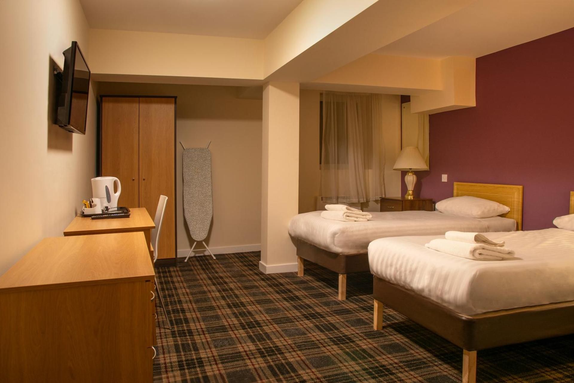 undefined Britannia Hotel Edinburgh 8