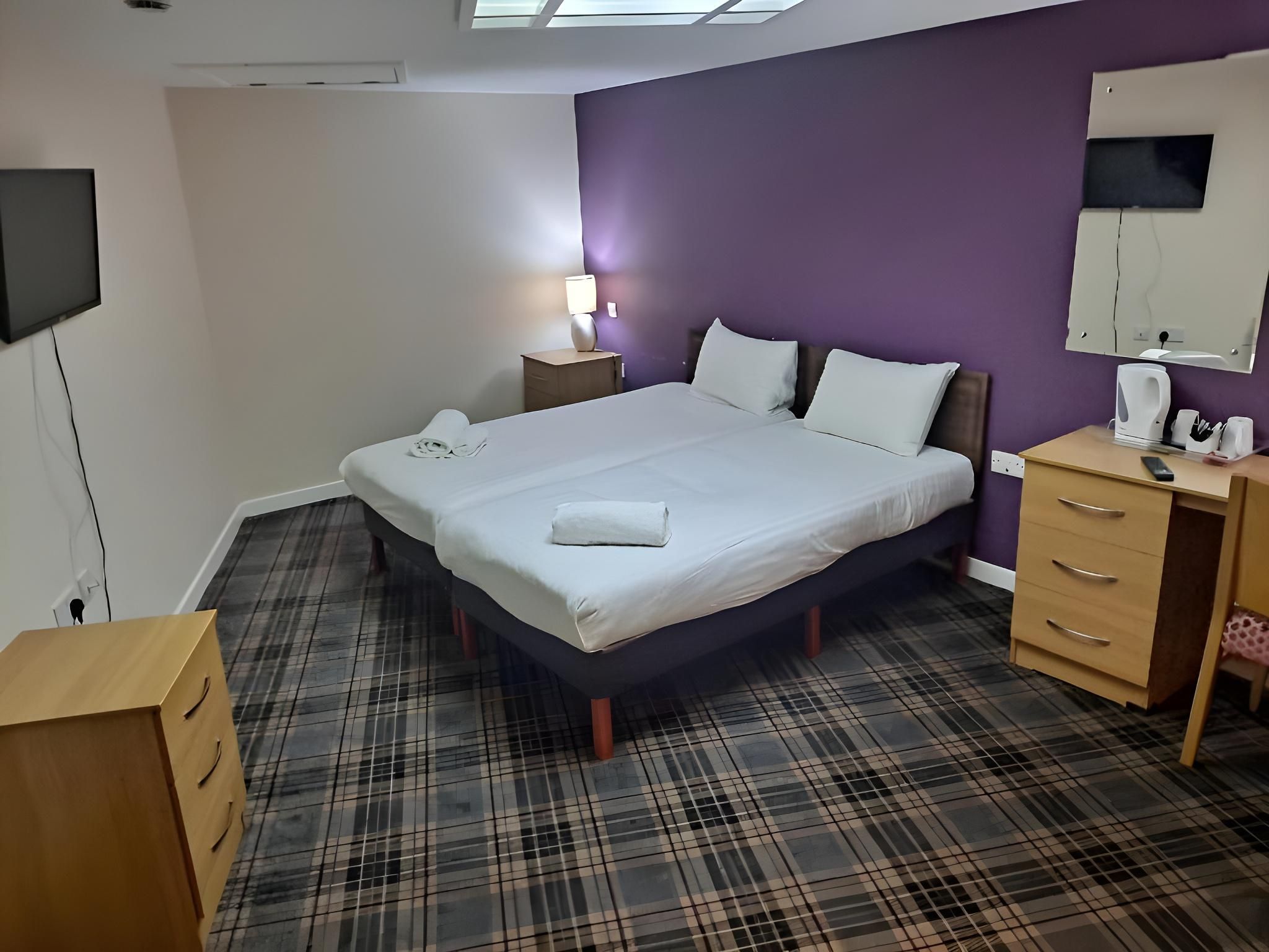 Britannia Hotel Edinburgh Twin Room 10