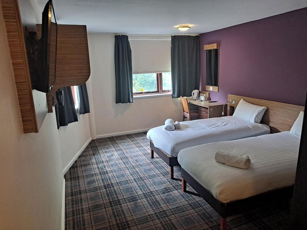 Britannia Hotel Edinburgh Twin Room 2