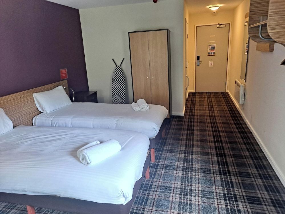 Britannia Hotel Edinburgh Twin Room 5