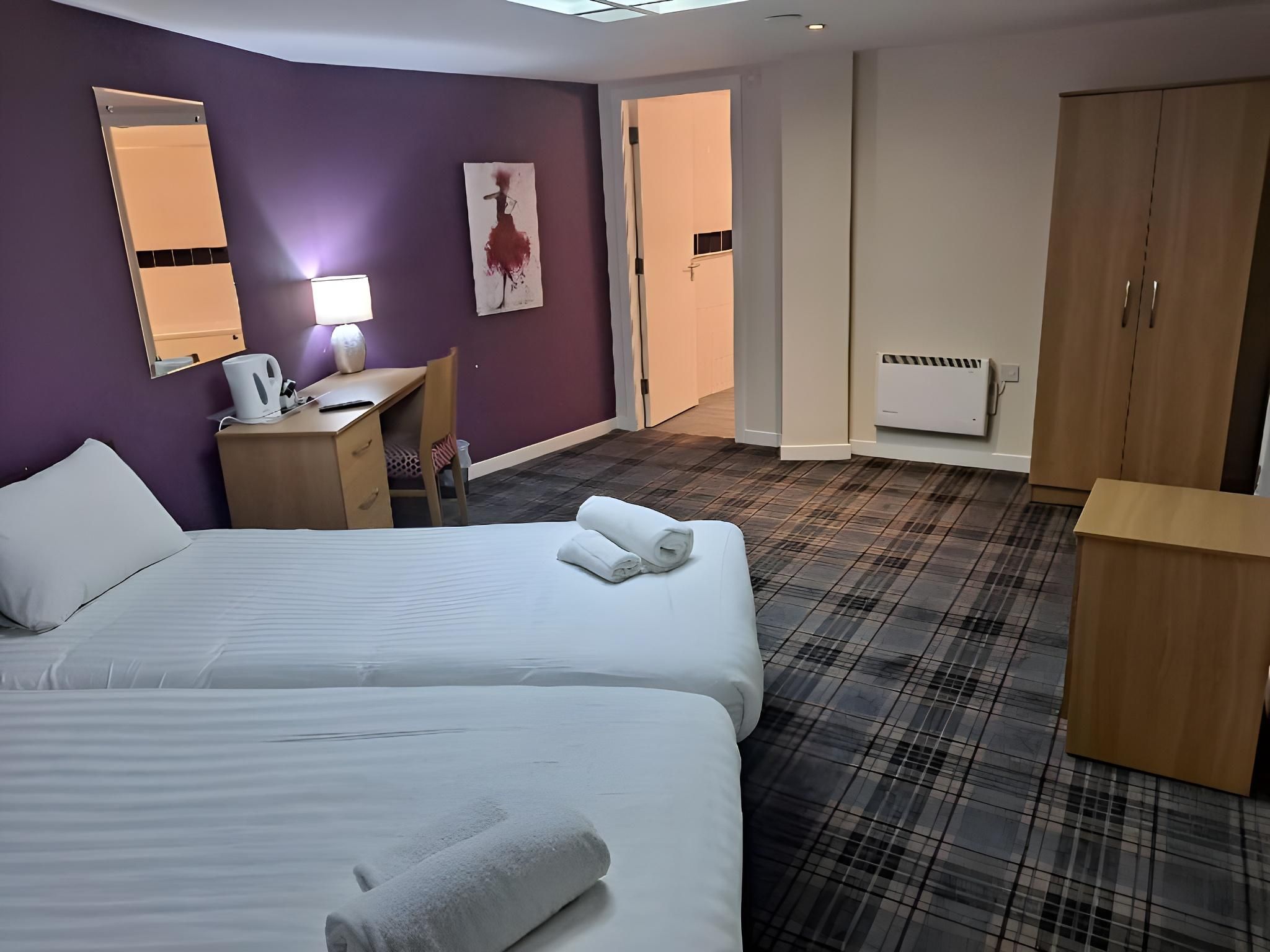 Britannia Hotel Edinburgh Twin Room 6