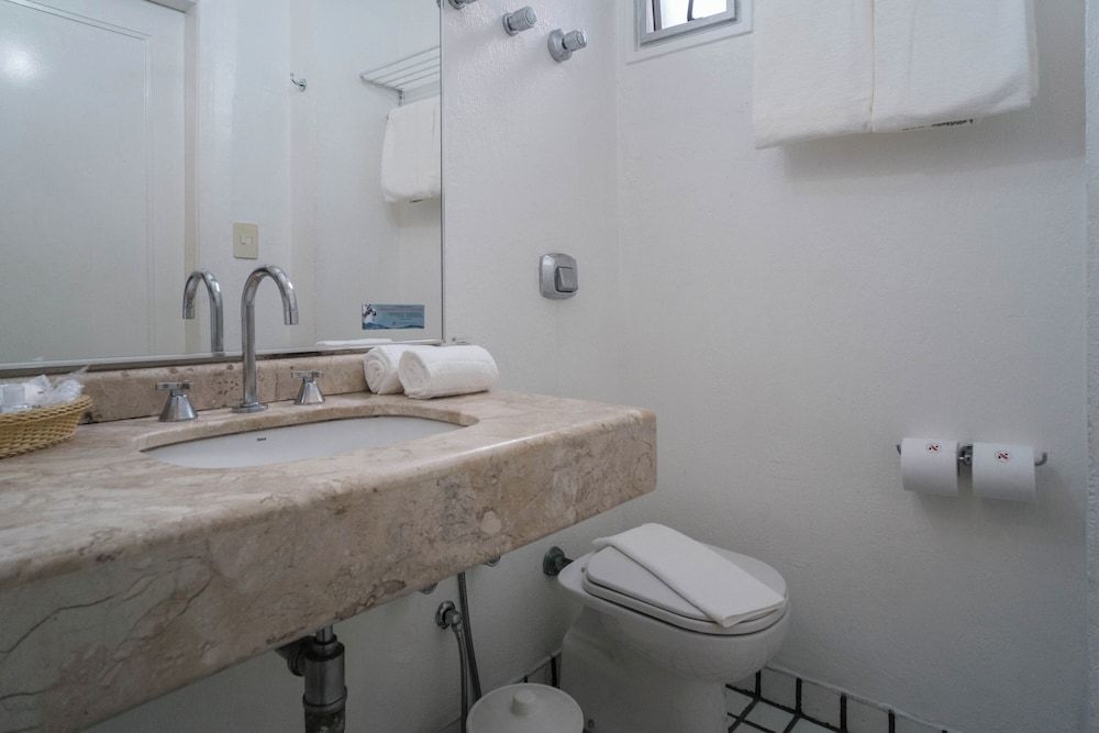 Hotel Normandie - by Easy Hotels Twin Room, 2 Twin Beds 4