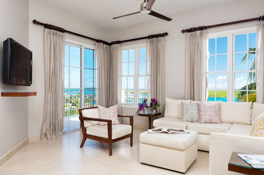 Blue Haven Resort - All Inclusive Suite, 2 Bedrooms, Oceanfront