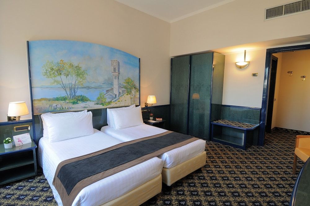 iH Hotels Milano Ambasciatori Twin Room, 2 Twin Beds 2