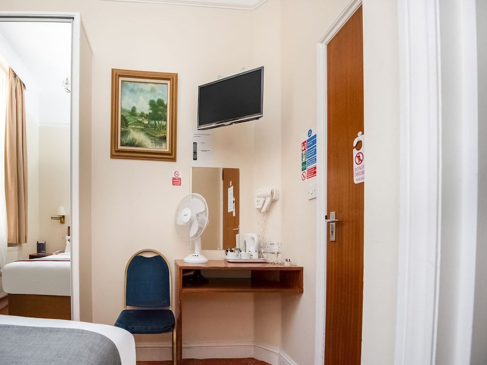 St George Hotel Standard Double Room 16