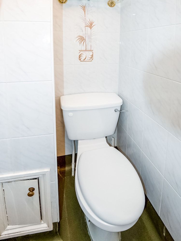 St George Hotel Standard Double Room 11