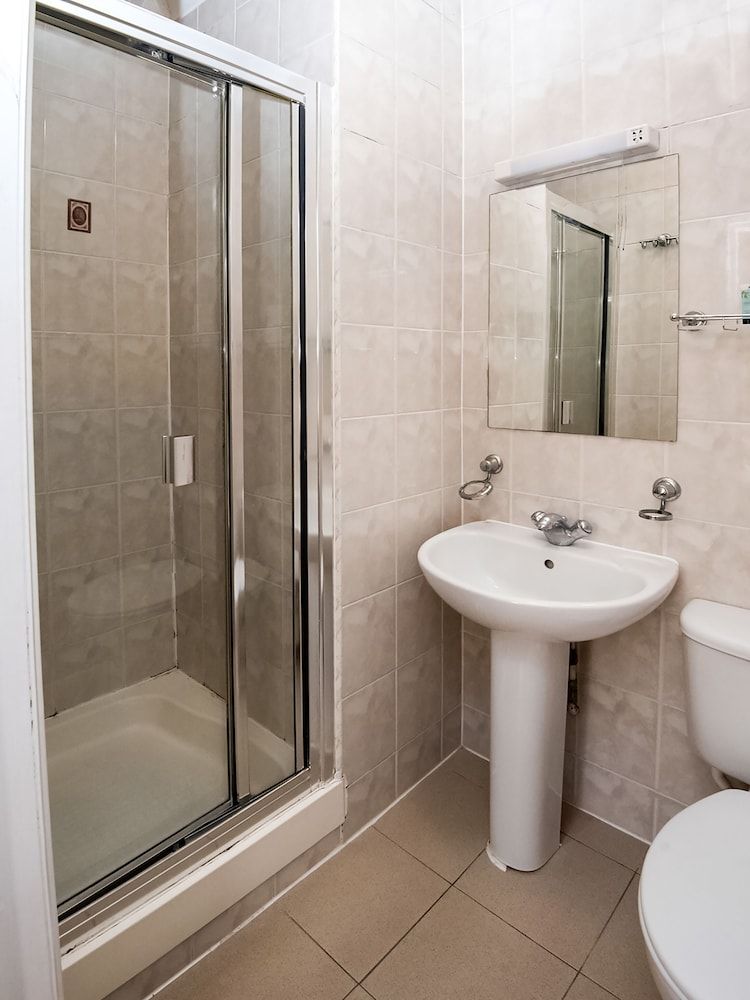 St George Hotel Standard Double Room 6