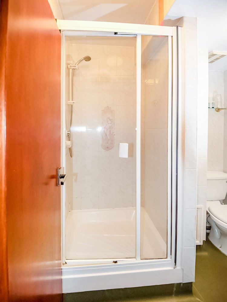 St George Hotel Standard Double Room 14