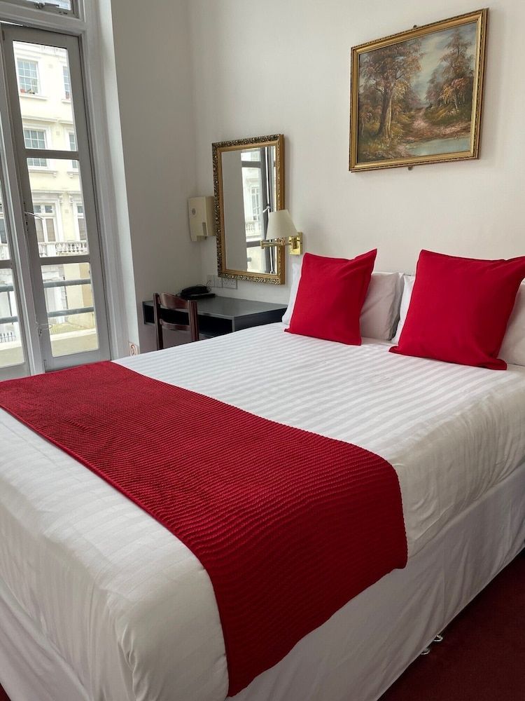 undefined St George Hotel 8