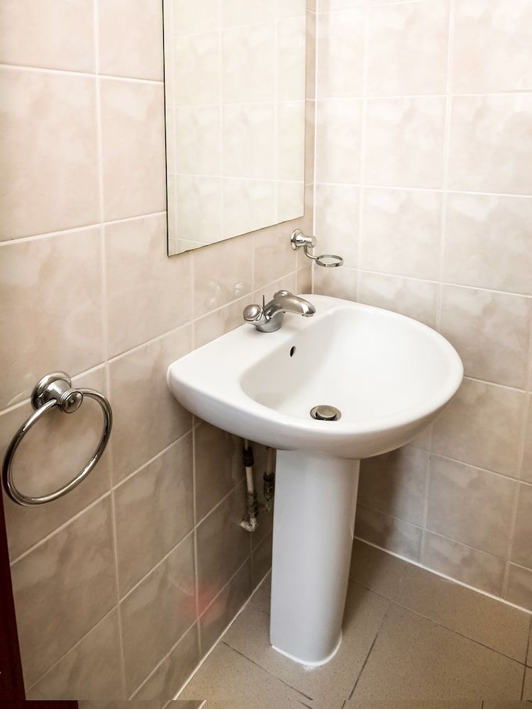 St George Hotel Standard Double Room 14