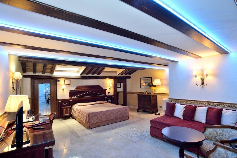 undefined Hotel Pantheon