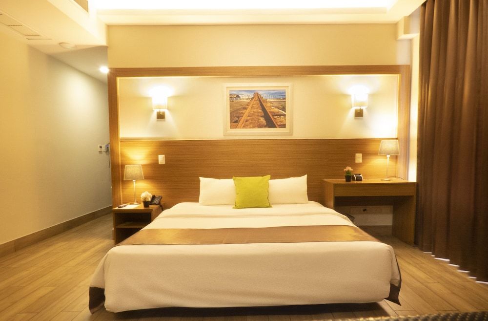 Standard Room, 1 King Bed