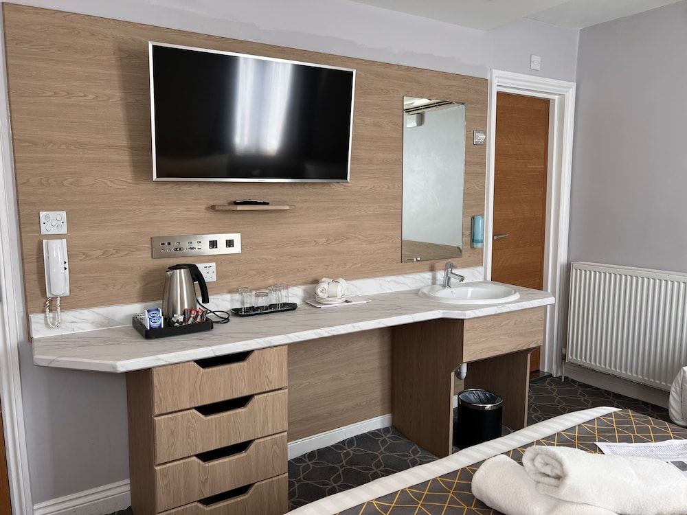 The Jesmond Dene – St Pancras Hotel Group Family Room with Private Bathroom 2