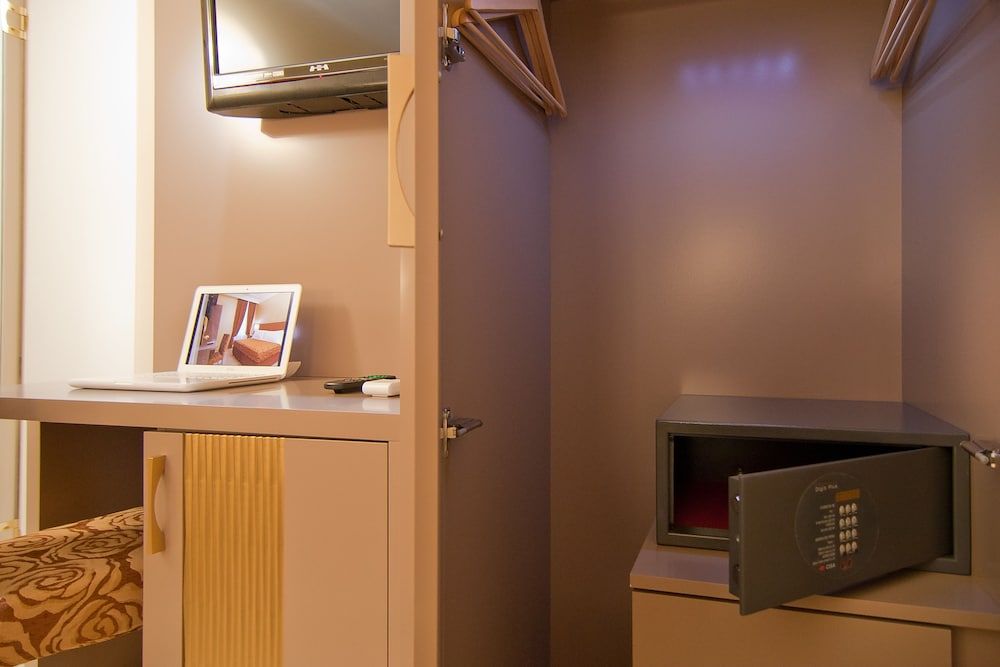 Hotel Fellini Small double room 7