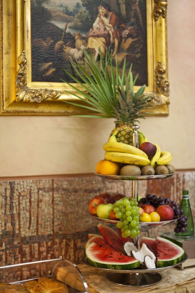 undefined Hotel Mondial 9