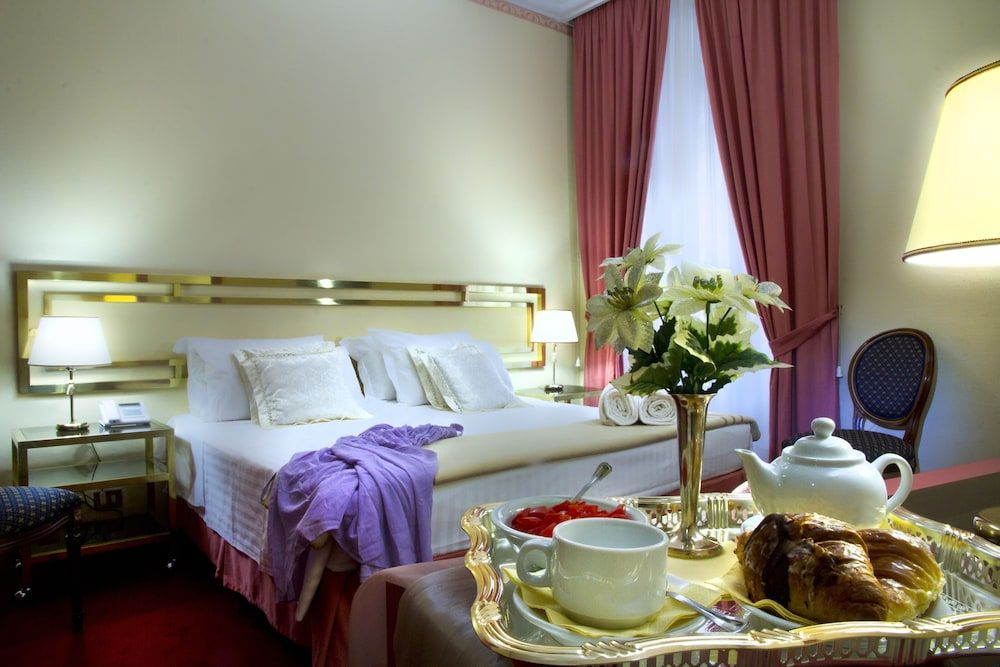 Hotel Mondial Double Room