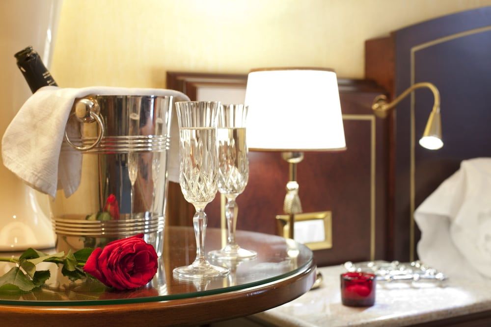 Hotel Mondial Double Room 5