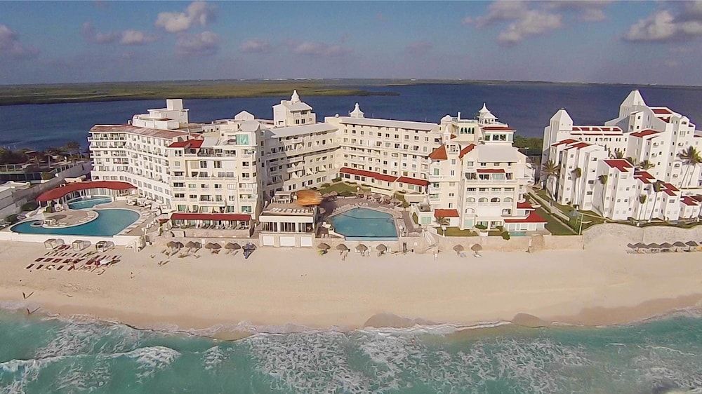 undefined Bsea Cancun Plaza Hotel 4