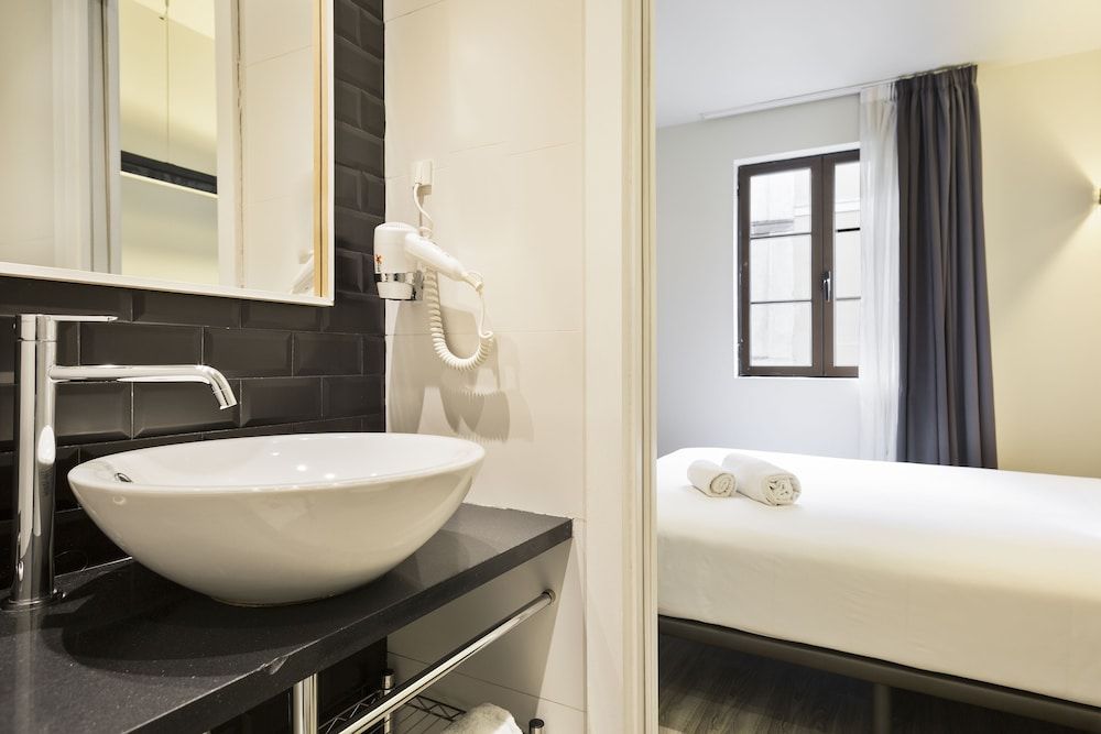 Hotel Acta BCN 40 Double Room 9