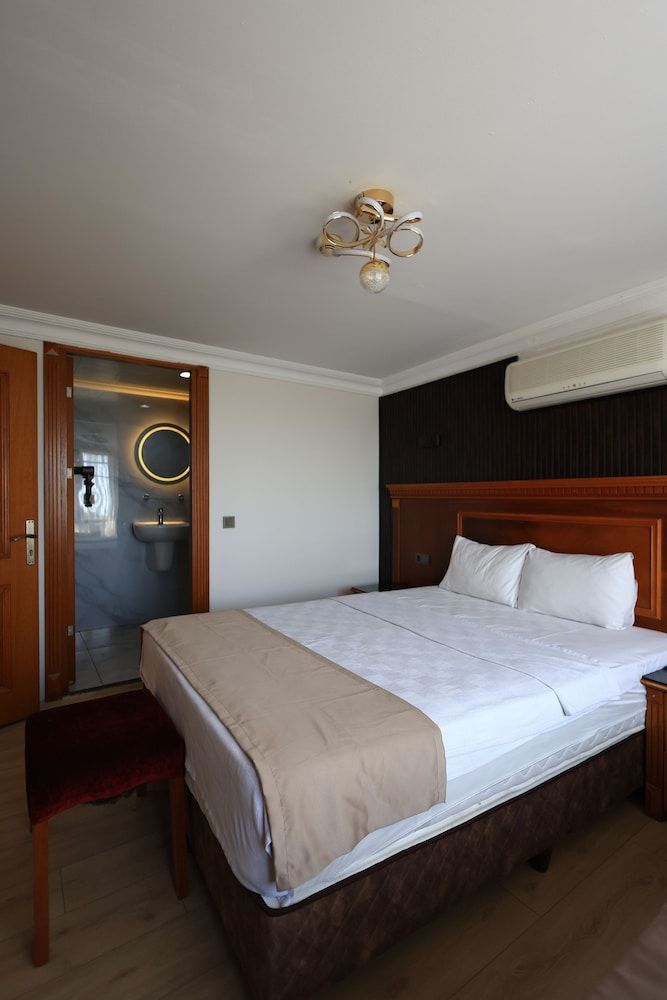 Hotel New House Superior Double Room 3