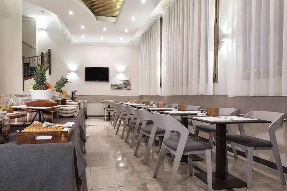 undefined Mokinba Hotels King 7