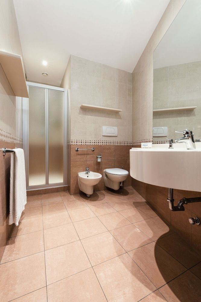 undefined Mokinba Hotels King 10