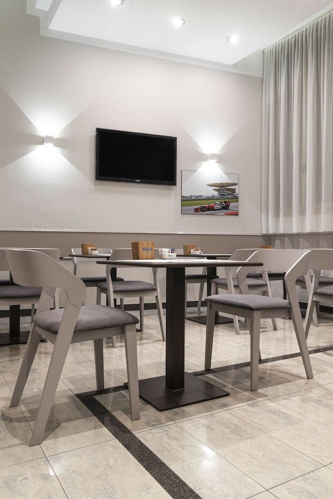 undefined Mokinba Hotels King 6