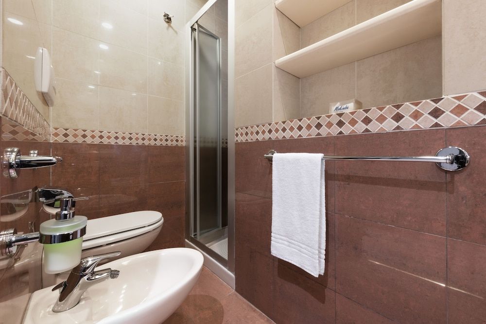 Mokinba Hotels King Double or Twin Room 8