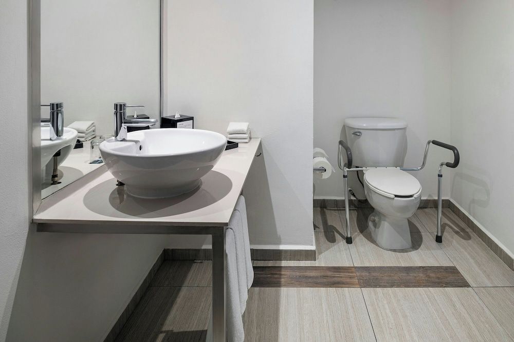 Renovated Aloft Cancun aloft, Room, 2 Queen Beds 9