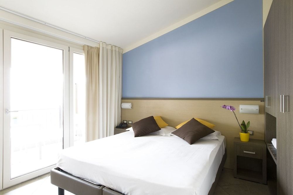 Superior Quadruple Room, Lake View