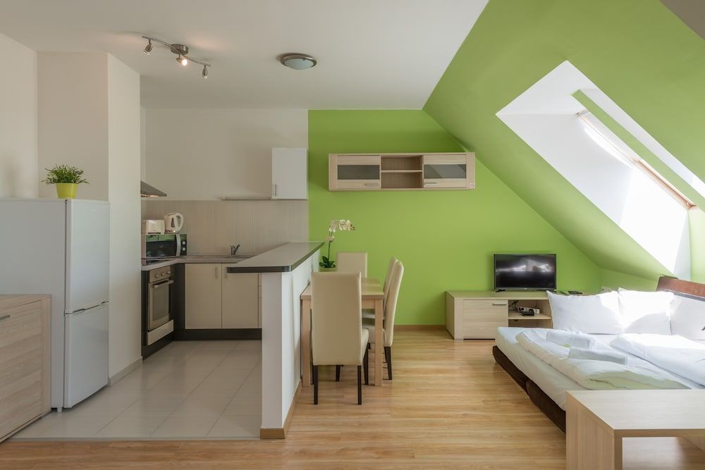 undefined Corvin Plaza Apartments and Suites 5